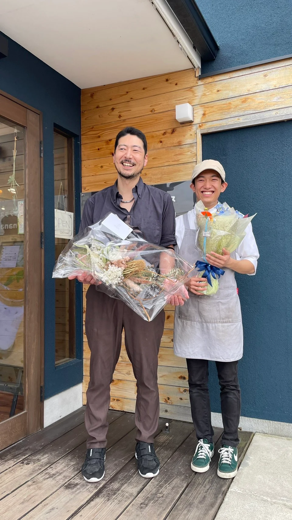 アルバイト先の店長と撮影した写真